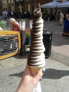 I may not be a big fan of Polish vegetable choice, but this ice cream was the coolest thing ever!
